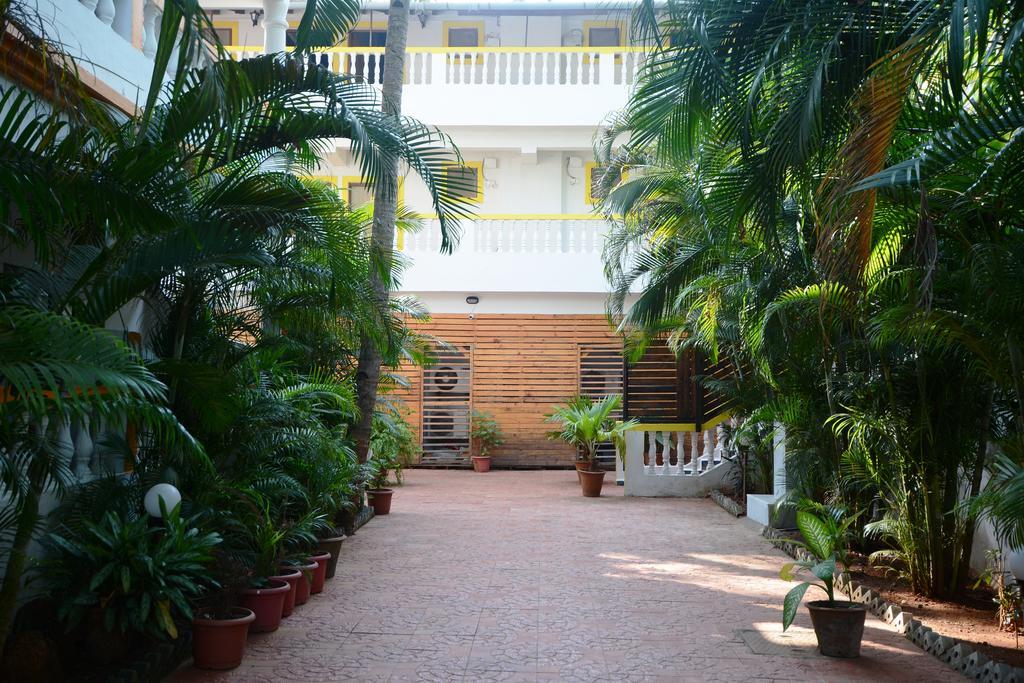 Silver Sands Sunshine - Angaara Candolim Exterior photo