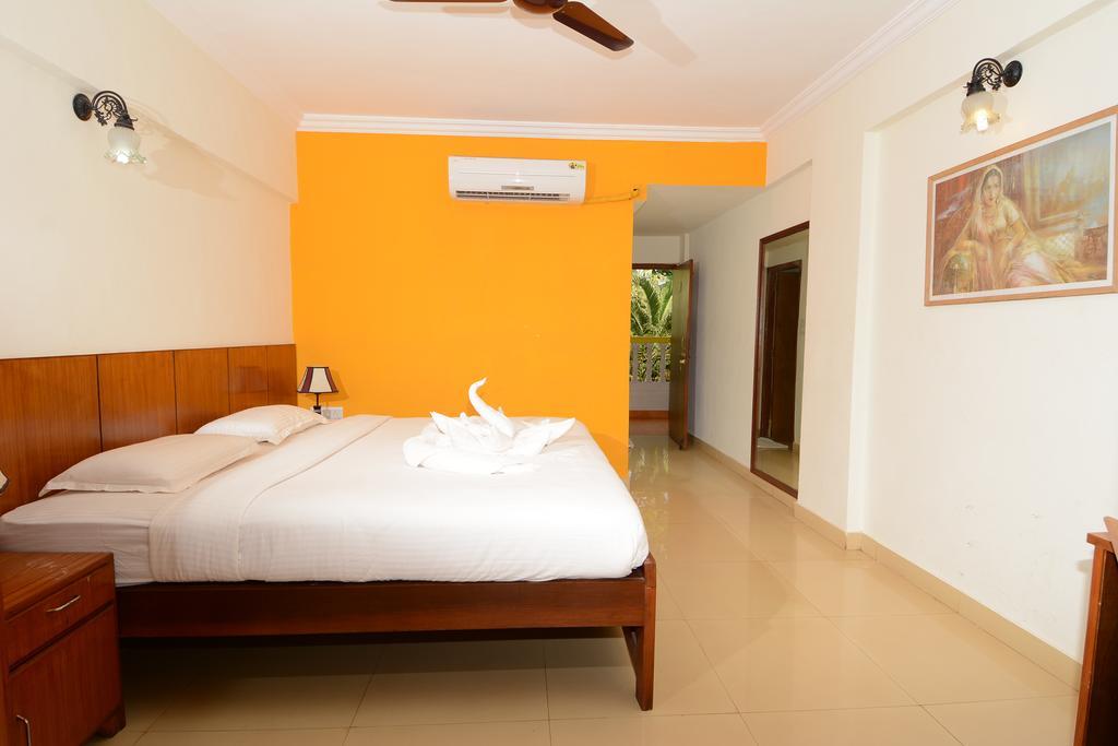 Silver Sands Sunshine - Angaara Candolim Room photo