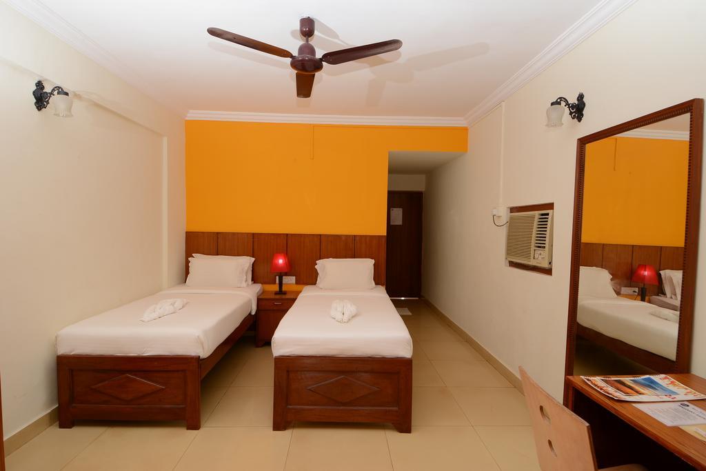 Silver Sands Sunshine - Angaara Candolim Room photo