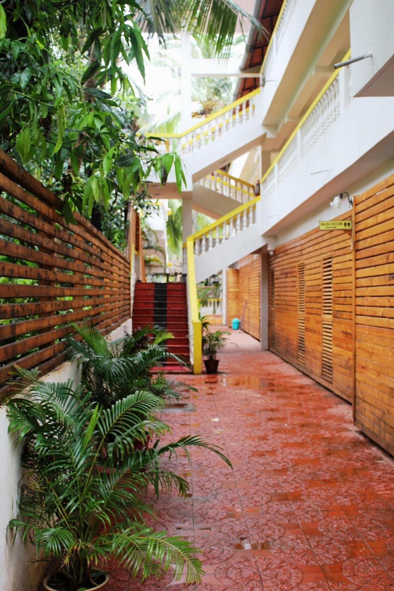 Silver Sands Sunshine - Angaara Candolim Exterior photo
